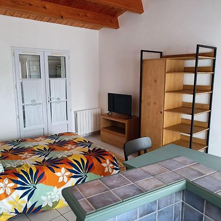Large Studio Close To The Beach Сен-Мартен-де-Ре Экстерьер фото