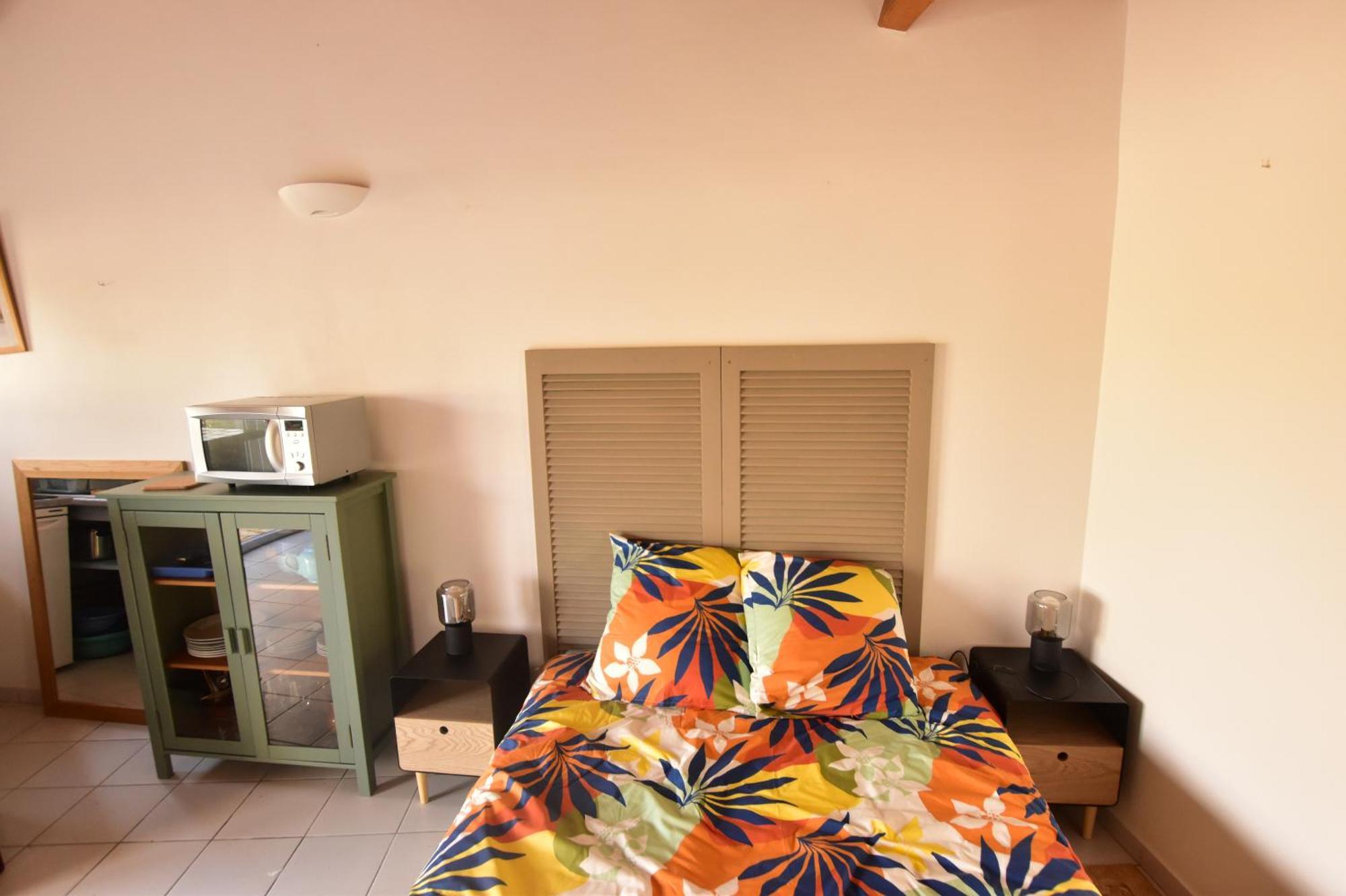 Large Studio Close To The Beach Сен-Мартен-де-Ре Экстерьер фото